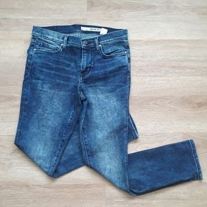 DKNY Slim Fit Cropped Jeans - Women'sSize 4 Faded Dark Wash Jeans